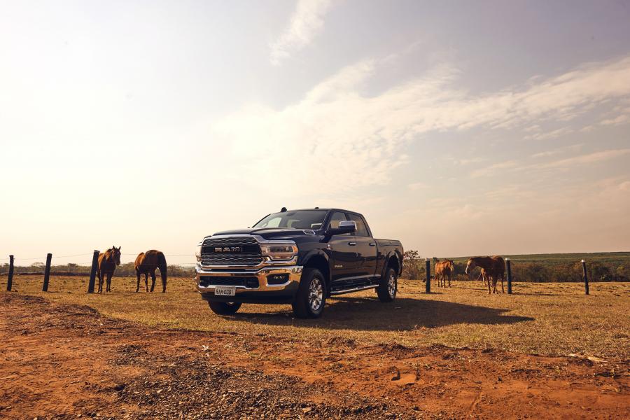  Ram 2500 Laramie Crew Cab (DJ) 2019 года  (LA) (фото 4 из 39)